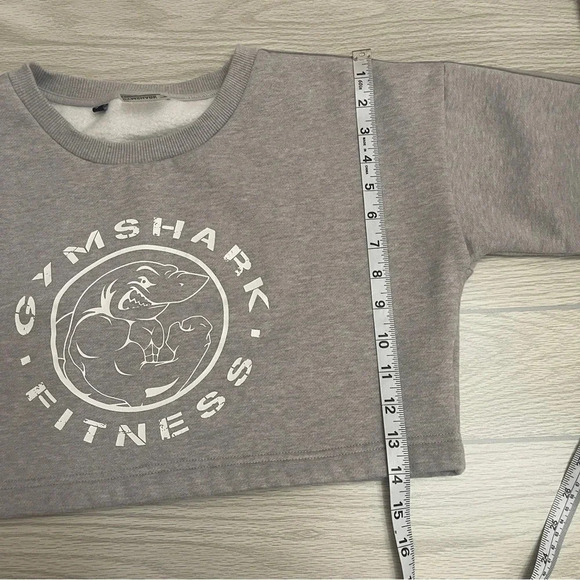 Gymshark Legacy Cropped Sweater Light Gray Gym Athletic Women’s size Small - Picture 9 of 10